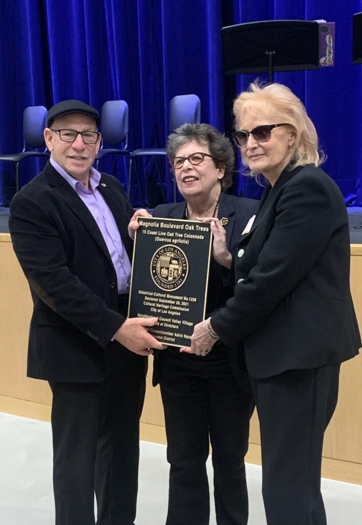 NCVV Alice Hart and Suzanne Lewis with Scott Schmerelson